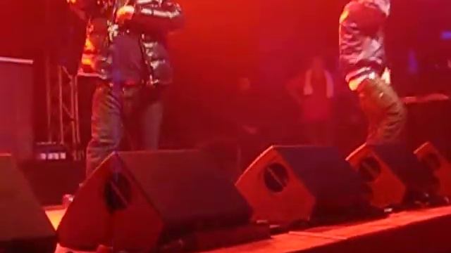 LA TESTA GIRA CLUB DOGO @ LIVE.AVI смотреть онлайн