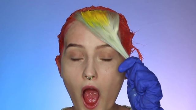 КРАШУ волосы ПИЩЕВЫЙ красителем! НЕ ПОВТОРЯТЬ смотреть онлайн