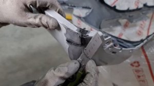 Ремонт бампера от BMW X7. Сварка пластика, используем пластиковые прутки (припой).