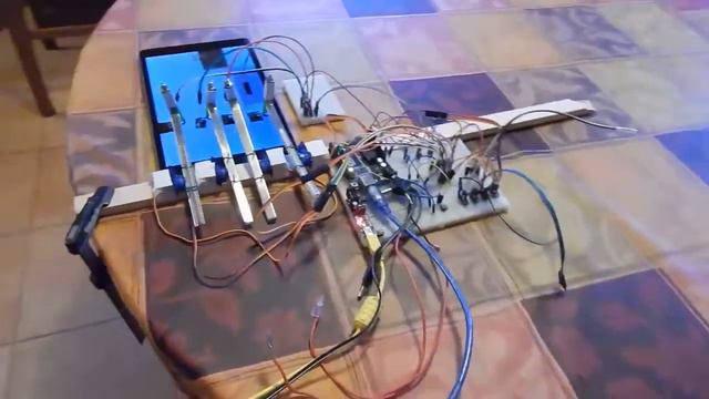 Arduino vs Piano Tiles 2 (servo edition) смотреть онлайн
