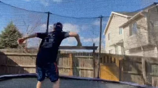 Super Long Distance Game of Catch! смотреть онлайн