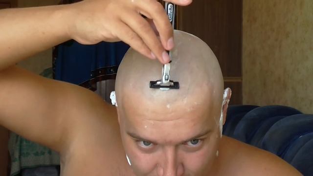 САМОСТОЯТЕЛЬНО ПОБРИТЬ ГОЛОВУ смотреть онлайн