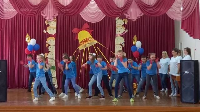 Выпускной 2021 Школа 45 4Б класс Курган Ответное слово и танец смотреть онлайн
