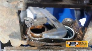 Закисший поршень в переднем суппорте Toyota Land Cruiser Prado 150