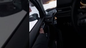 Закрыть EXEED VX с работающим двигателем без сторонней сигнализации.