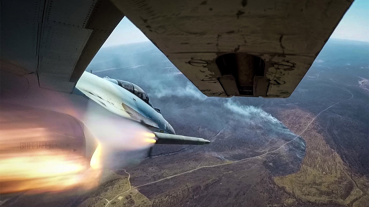 Истребители Су-35С ведут патрулирование вблизи передовой в основном поражает вражеские МиГ-29 и Су25