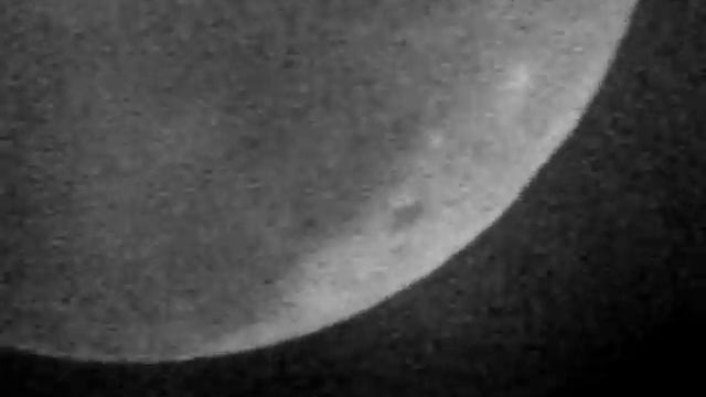 Moon filmed during the day (15. August) смотреть онлайн