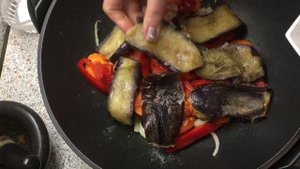 Басма. Блюдо среднеазиатской Кухни. Мясо с овощами в казане