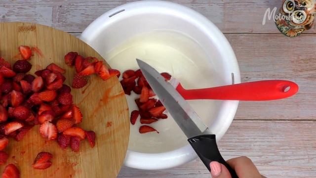 ПОКА ЕСТЬ КЛУБНИКА ГОТОВЛЮ ТОЛЬКО ТАК! ДЕСЕРТ ЗА НЕСКОЛЬКО МИНУТ ИЗ ПРОСТЫХ ПРОДУКТОВ! смотреть онлайн