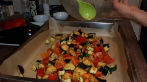 Вот так вкусно нужно готовить Баклажаны и Кабачки!  Простой салат из баклажанов, кабачков и перца