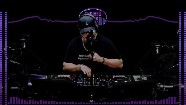 MR QUEST WEEKLY FLYBY SHOW EP005 -THAMES DELTA RADIO смотреть онлайн