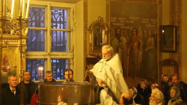 Праздничное Богослужение в Храме Сошествия Святого Духа смотреть онлайн