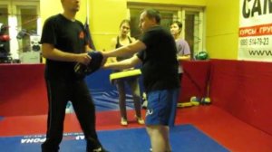 Как ударить ногой в пах? Комбинация для улицы