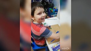 Лепим машину из пластилина.