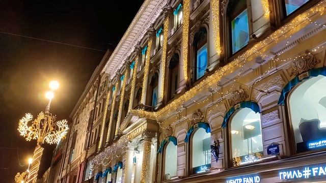 Блистательный "Пассаж", "Большой Гостинный Двор" и Думская башня на Невском проспекте в Петербурге смотреть онлайн