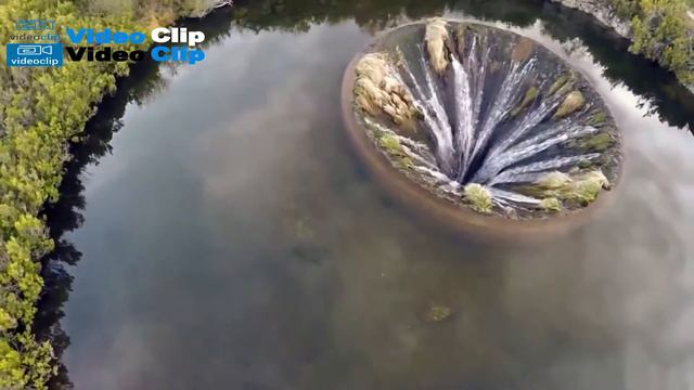 Amazing waterfall inside LAKE смотреть онлайн