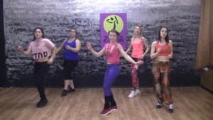 Zumba Fitness. "Руки вверх" - Он тебя целует