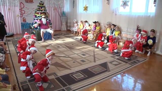 Вінниця: НОВОРІЧНИЙ РАНОК у дитячому садочку "Калинка"