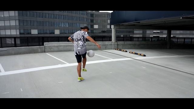 LEARN 5 IMPRESSIVE SKILLS | TOE BOUNCE смотреть онлайн