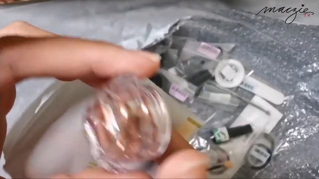 UNBOXING: Lilycute Gel Nail Polish Kit | LED UV Lamp| #MaczieTV смотреть онлайн