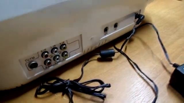 Erisson DVC-1100 портативный DVD/TV/FM демонстрация работы смотреть онлайн