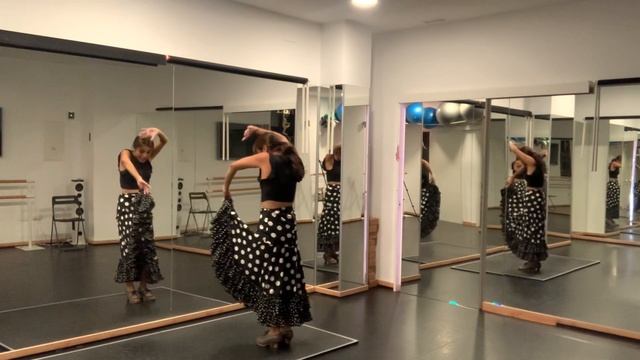 Learn to Dance Flamenco Online | Simple Bulerias Steps смотреть онлайн