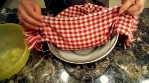 Бисквитный торт с клубникой. Пышный бисквит и сметанный крем. Очень вкусный домашний торт!