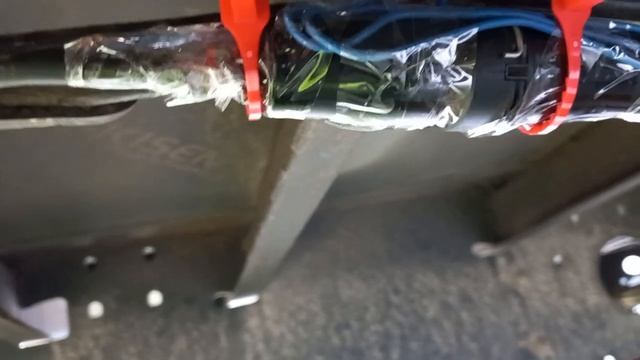 Пропали задние габариты на KOGEL, сгорели контакты в фишке. Временное решение. смотреть онлайн