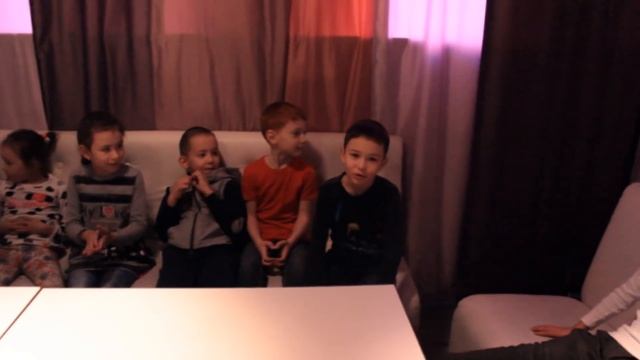 DiStory // ДЕНЬ РОЖДЕНИЕ РОМЫ смотреть онлайн