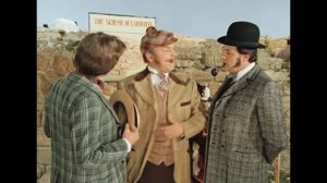 Север, юг. Самое трудное определить где запад и где восток. Я обычно это делаю в пути.