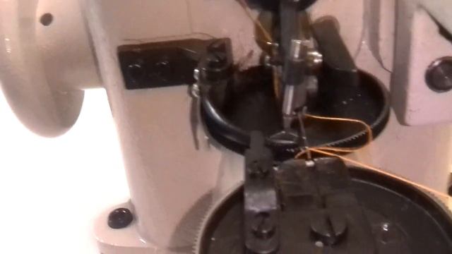 Заправка ниток в скорняжной швейной машинке смотреть онлайн