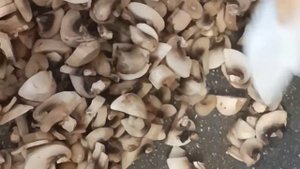 Салат с малосольными огурчиками и говядиной / Гости были восторги, вкусный и сытный