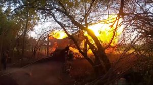 Сокрушительный удар из пушки М-46! Лучшее видео из зоны СВО