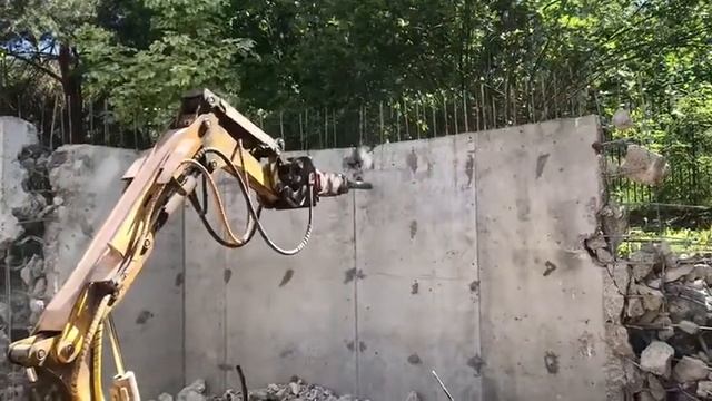 Brokk180 демонтаж железобетонной конструкции смотреть онлайн