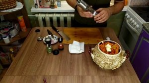 Телятина в глиняном горшке с картошкой в духовке. Простой, быстрый и очень вкусный рецепт.