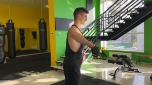 РАЗВЕДЕНИЕ ГАНТЕЛЕЙ В СТОРОНЫ СТОЯ (Махи с гантелями) | Михаил Смалько