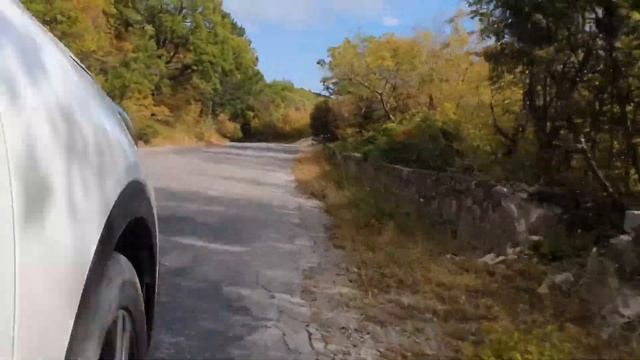 Осень в Крыму. Старая Ялтинская дорога. Храм Воскресения. Осенние приключения. Noil Travel. смотреть онлайн