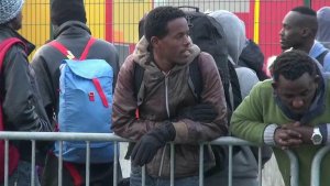 Во Франции сносят стихийный лагерь мигрантов в прибрежном Кале