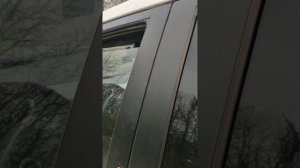 Как открыть Кайрон. Кайрон закрылся с ключами. Открыть машину когда сигнализация сошла с ума.