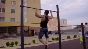 Как накачаться на брусьях и турнике