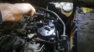 Правильная замена топливного фильтра Вольво V40 1.6D MPS. 6 2014г.    VOLVO 7.ru #фильтр#топливный