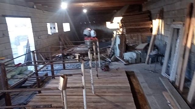 Как сделать кормушку для коров своими руками!