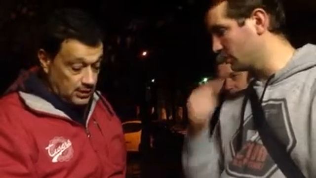 Обсуждаем с жителями установку шлагбаума во дворе смотреть онлайн