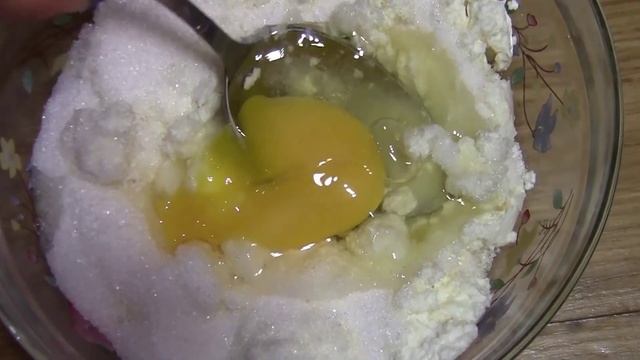 Сладкие булочки из дрожжевого теста с творогом.Выпечка рецепт