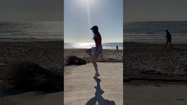 Freestyle ☀️?? #jumprope #skipping #beach #holiday #shuffle