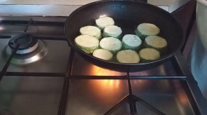 Жаренный кабачки в крахмале !!!