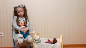 Елена Благинина "Мама спит, она устала...", читает Гребенкина Софья