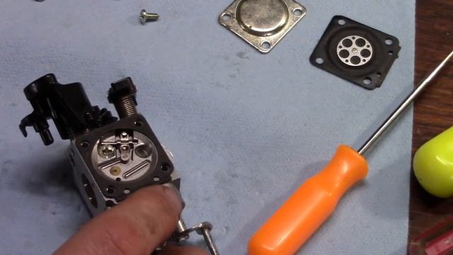 Husqvarna 445 carb cleaning and chain sharpening смотреть онлайн