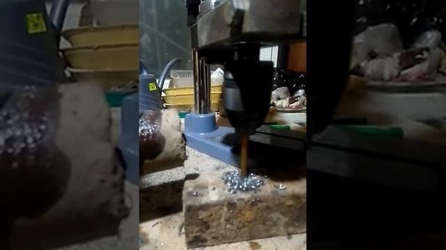 коронка биметалл зубр . сверлим сталь 50 мм толщиной. начало.