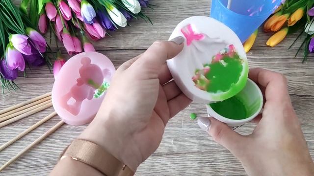 Набор из двух мыл на 85 г. Набор к 8 марта. Мыловарение.Заливаем мишку с букетом. смотреть онлайн